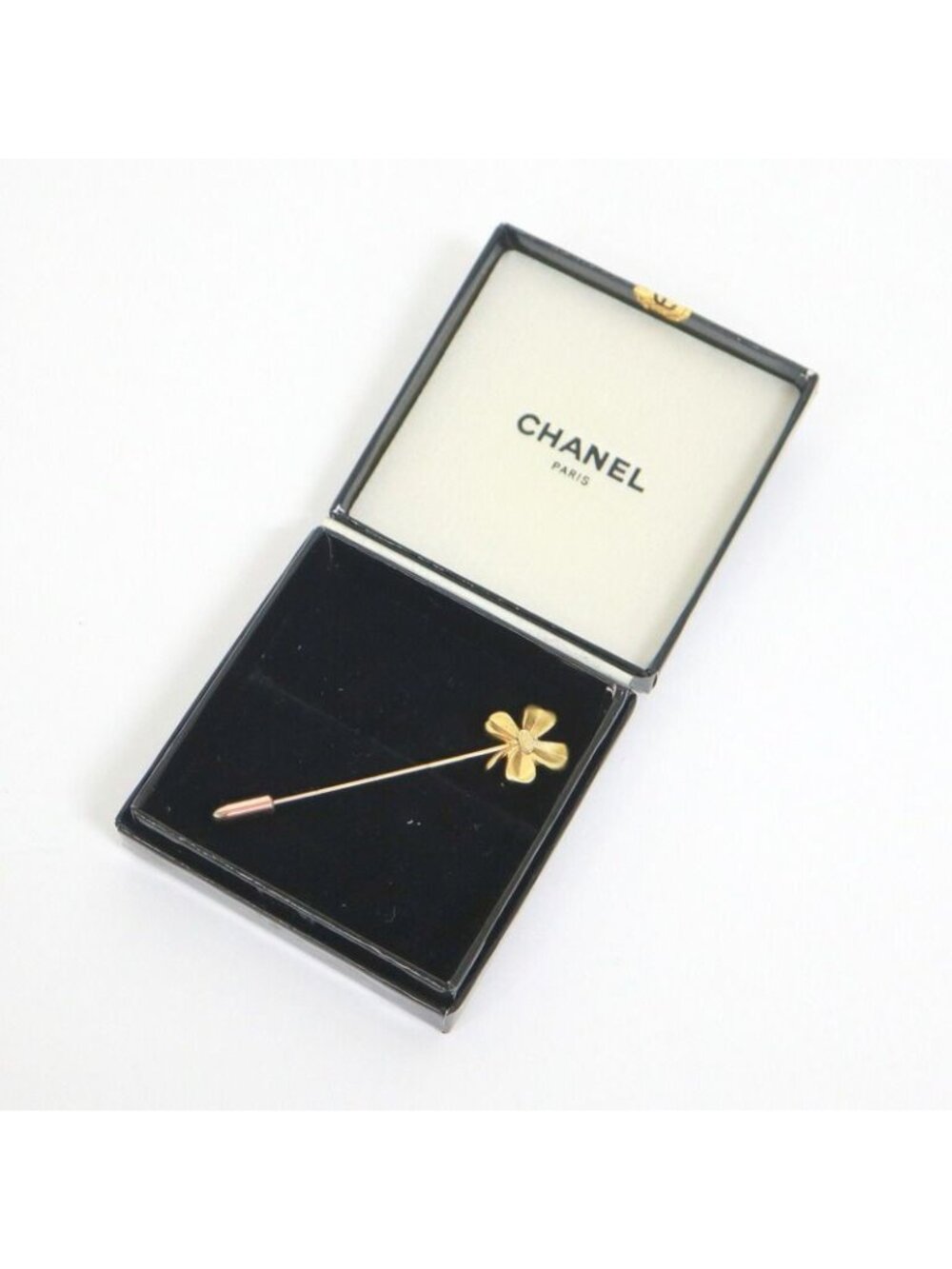 Chanel 03P Pin Brooch Clover Gold